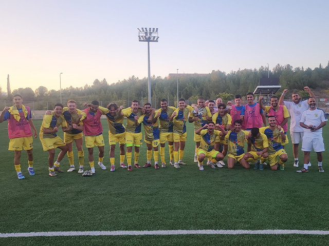 יחגגו בסיום הדרבי? שחקני עירוני (צוות מדיה - מכבי עירוני אשדוד)