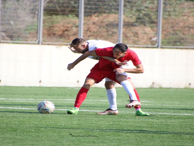 צריכים לנצח, כדי לשפר עמדות בטבלה. שחקני הבקעה והפועל הרצליה (בן מלניק)