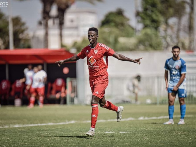 גברה. בכושר נפלא (נזיה סולטאן)