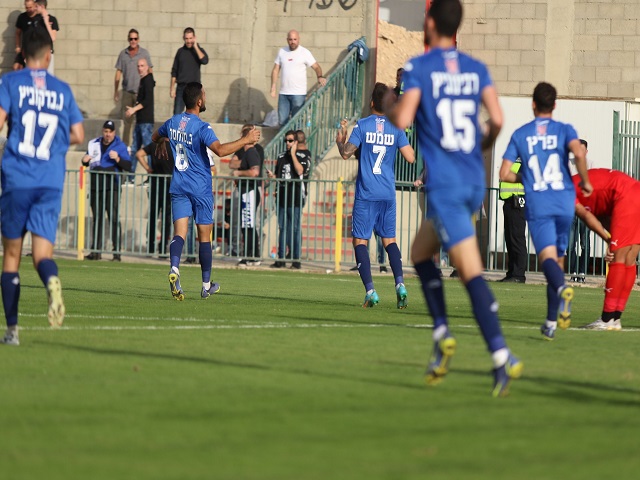 יחגגו גם הערב? שחקני הפועל פ"ת (דאפר מאחמיד)