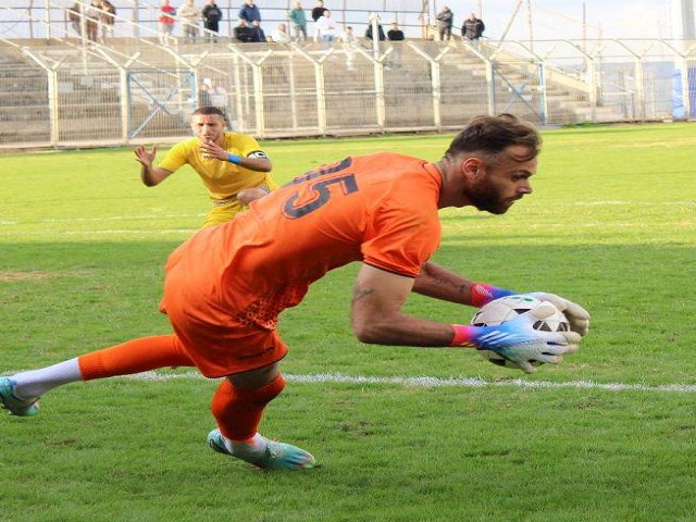 שוער לרמות גבוהות יותר. מהדי זועבי (מחמוד עיאשי)