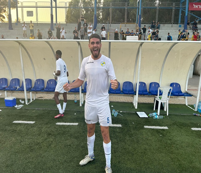 הצטיין בהגנה כששמר על שער נקי ובהתקפה עם שער ניצחון. חמודה