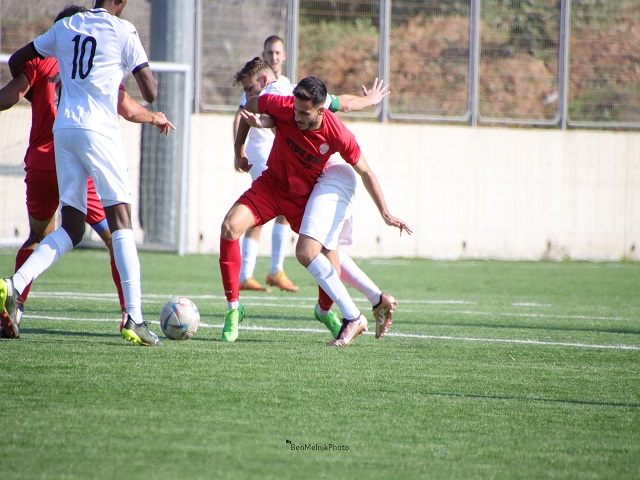 הפעם הם צפויים להיות משוחררים יותר. שחקני הבקעה והפועל הרצליה במפגש האחרון (בן מלניק)