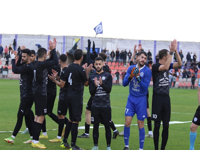 ראויים לכפיים. שחקני מכבי נוג'ידאת (דאפר מאחמיד)