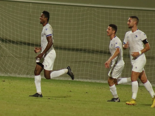 הספורטיביות ניצחה. שחקני נשר חוגגים (דאפר מאחמיד)