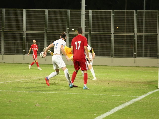 גם הפעם לא היה משעמם ליד השערים. שחקני הקבוצות במשחק הקודם (דאפר מאחמיד)