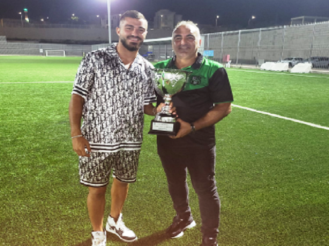 האבא טרוד במאבקי תחתית, בן במאבקי צמרת. חנא וסמיר פרהוד