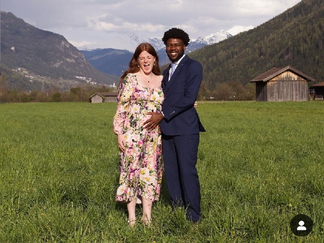 קוולקריק עם אשתו סאשה (דף האינסטאגרם של השחקן)