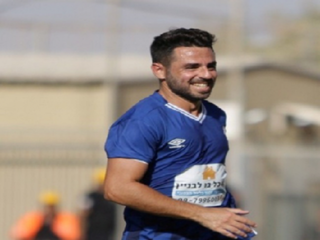 התחיל את העונה בצפון. רן רול במדי טייבה (דאפר מאחמיד)