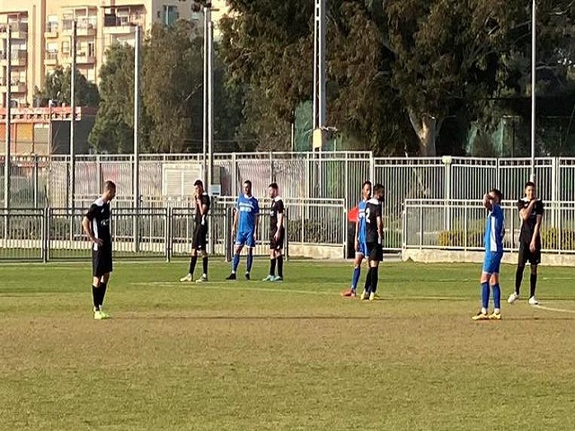 יש בהם אמונה. שחקני רובי שפירא במשחק מול ממב"ע (ענאן עמאשה)